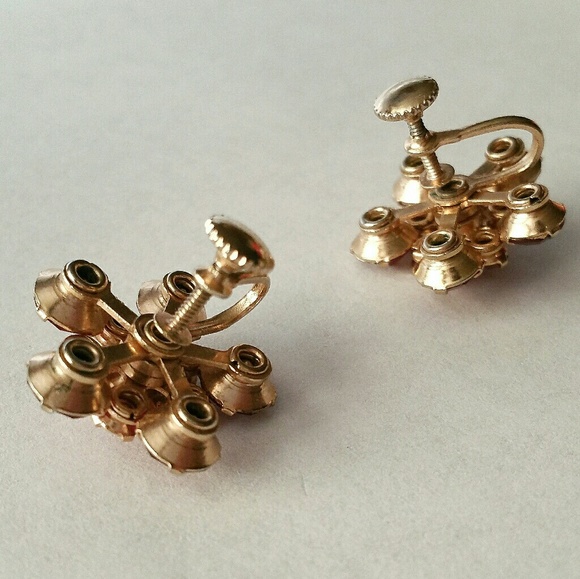 Vintage Weiss ruby rhinestone screwback earrings - Picture 4 of 5